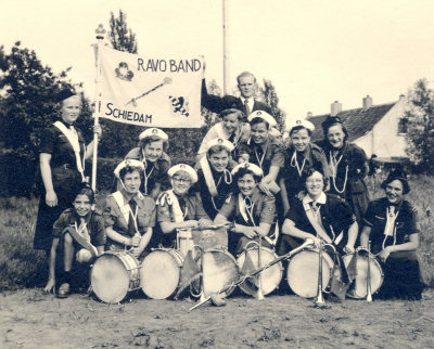 De Ravoband als meisjesband van het NPG Schiedam